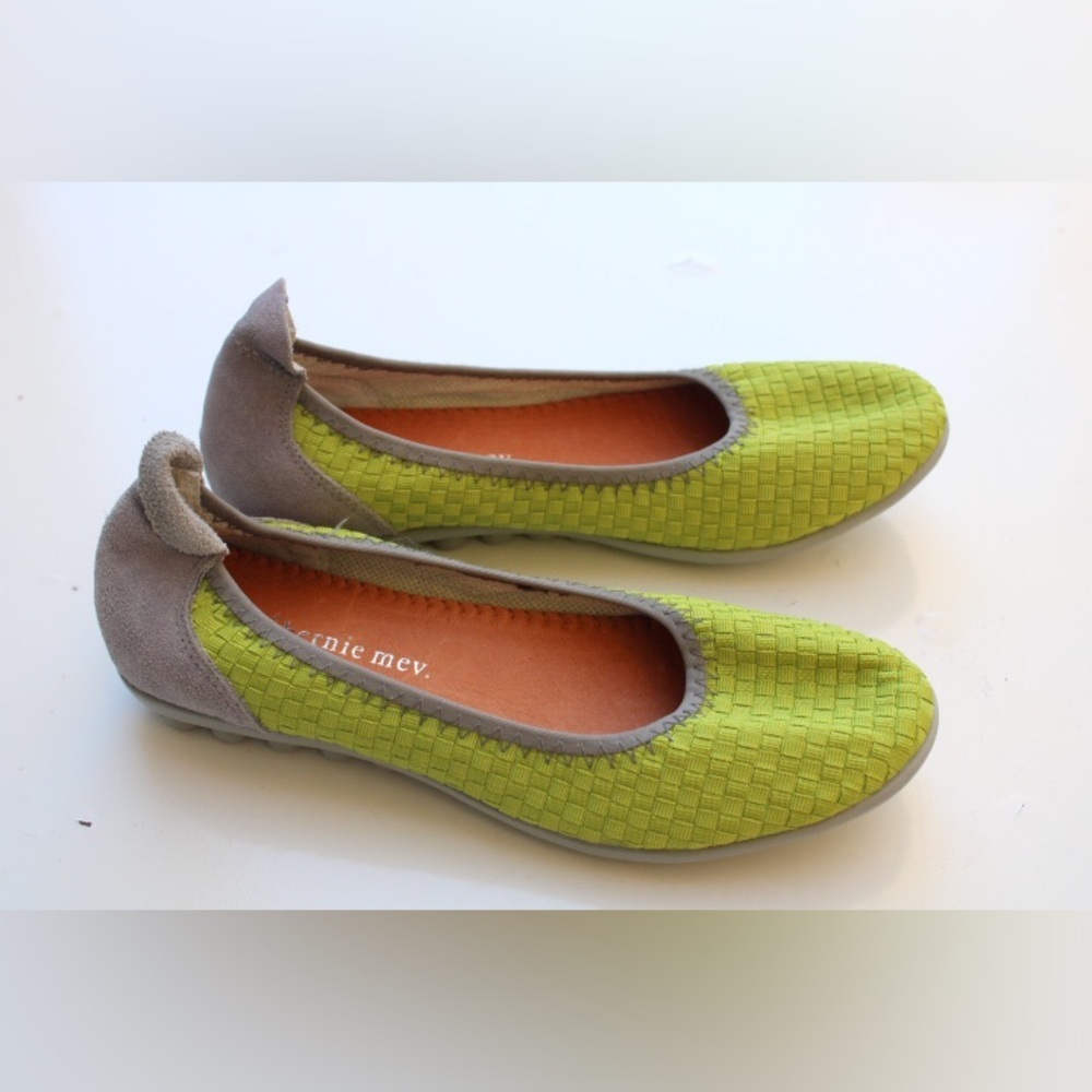 Bernie Mev. flats